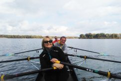 Pratique de l'aviron pour des bénéficiaires UNADEV en région Auvergne-Rhône-Alpes