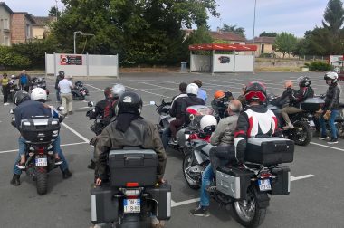 Le groupe en moto