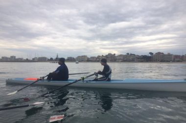 Marc, non-voyant, fait de l'aviron sur le Bassin d'Arcachon