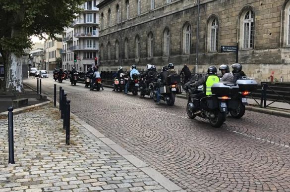 Convoi de motos