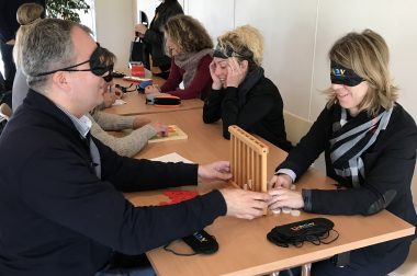 Yeux bandés, jeu de société