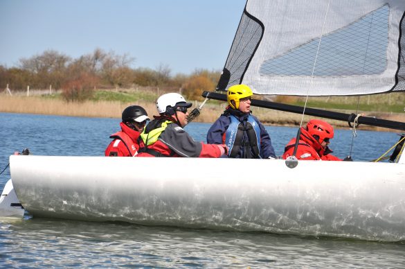 4 navigateurs déficients visuels sur un voilier 