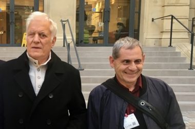 Francis Rocher devant le showroom de Google