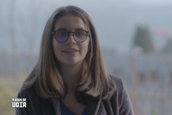 Mélanie, portrait, avec lunettes