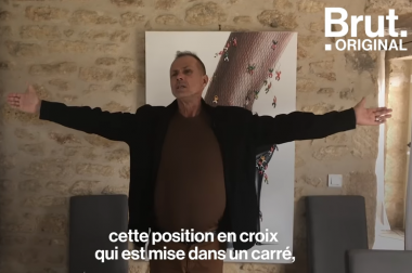 Eric bras écarté comme l'Homme de Vitruve